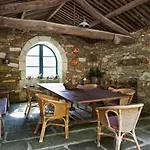 Casa Del Cura De Oliveira فيلة غوندومار