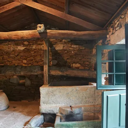 Casa Del Cura De Oliveira Villa *