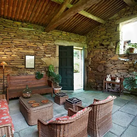 Casa Del Cura De Oliveira Villa